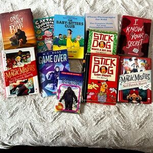 Children’s book bundle of 11.